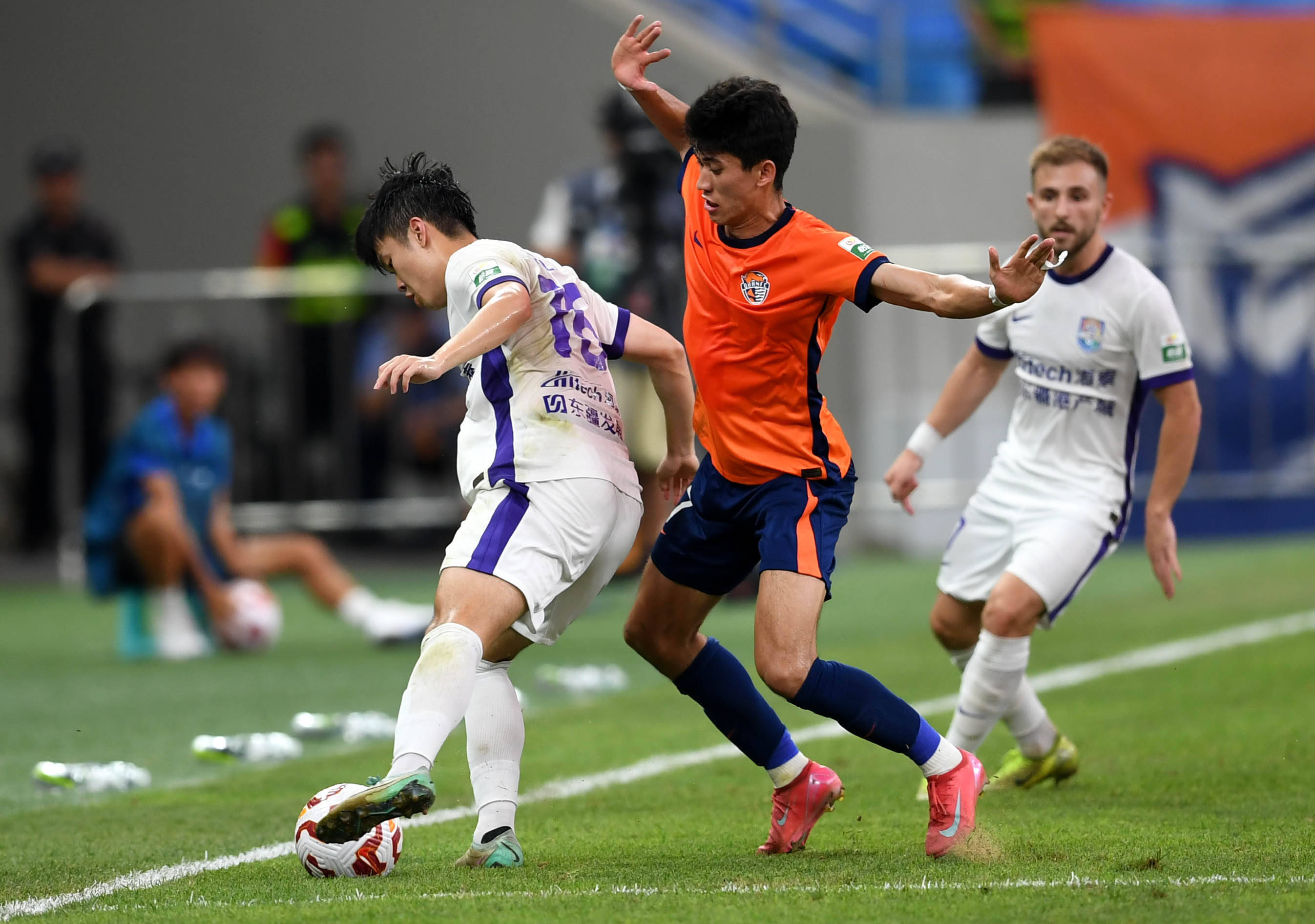 队记力挺 队记力挺