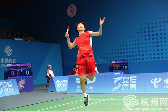 刻引发了球 刻引发了球