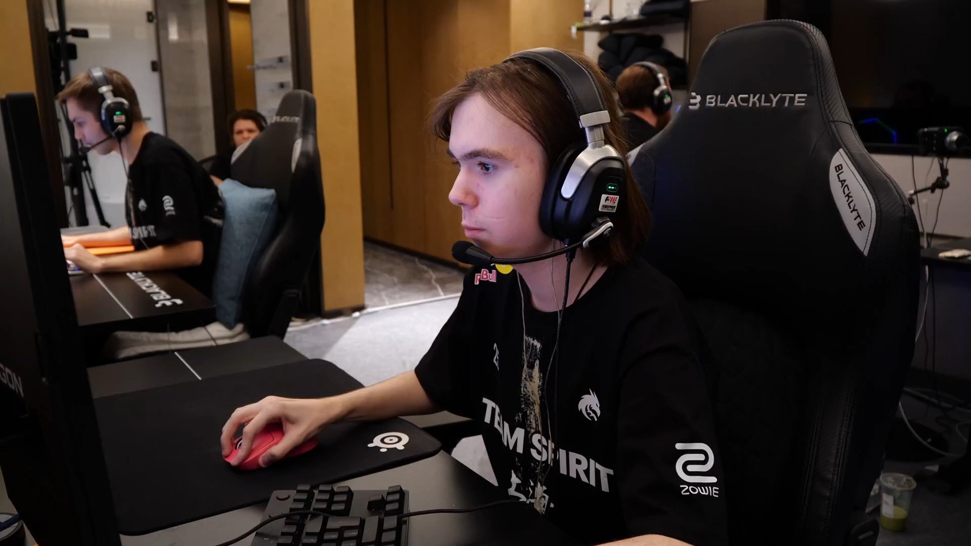 此高水平的 此高水平的