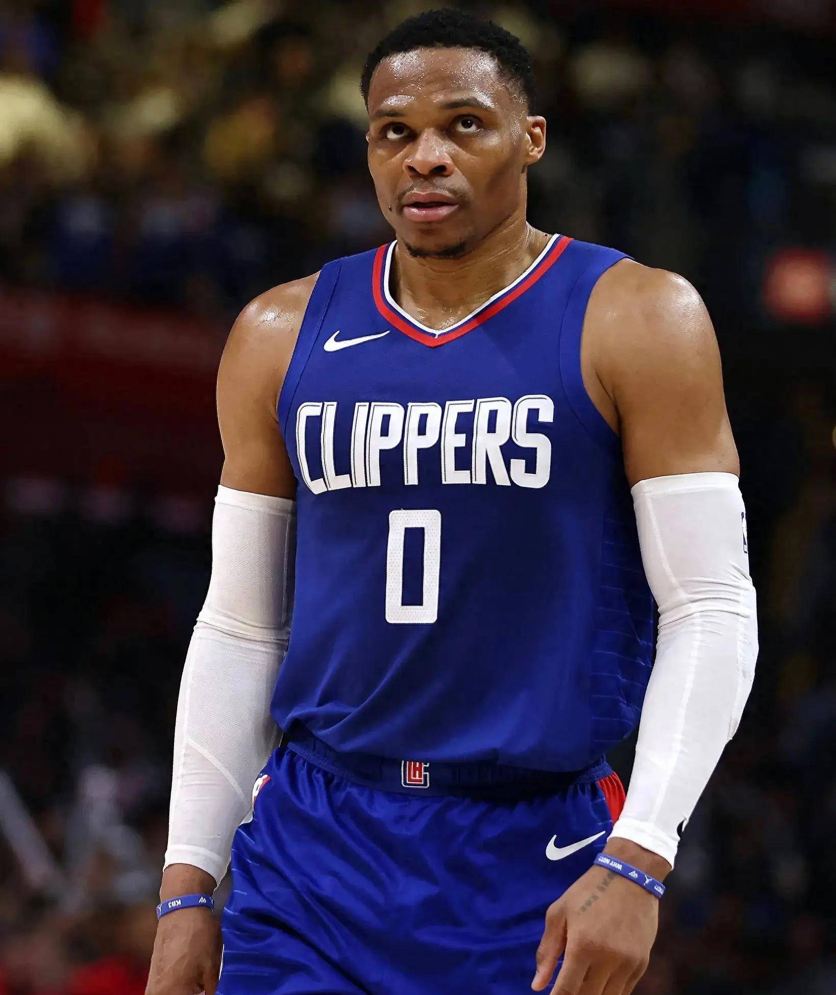 末期续约或 末期续约或